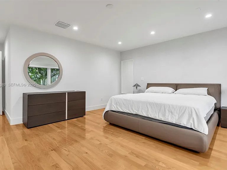 415 Rovino Ave — Photo 64