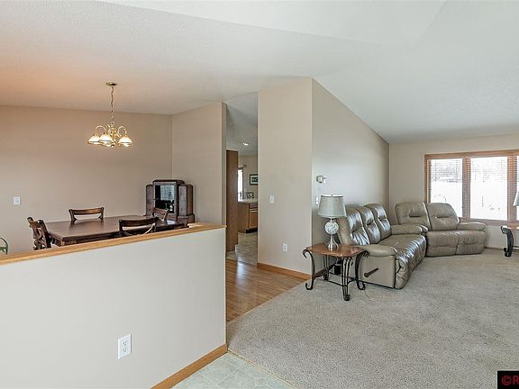 4th image of 905 Melwood Ct
