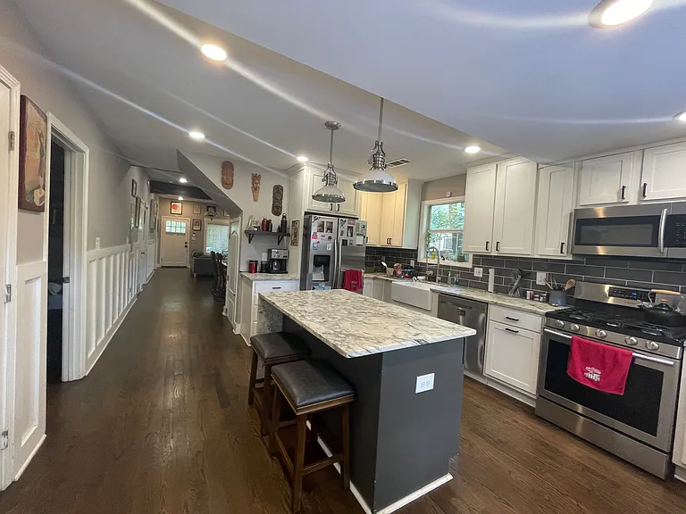 1447 Beecher St SW — Photo 15