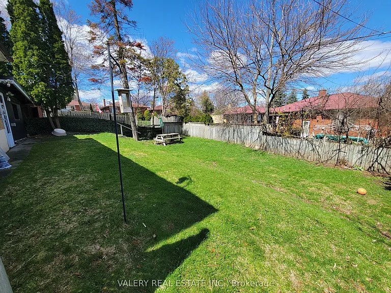 118 Dorcot Ave #MAIN — Photo 21