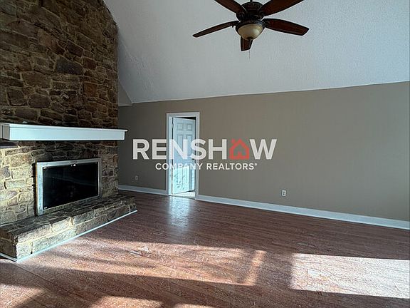 4th image of 35 Maywood Dr
