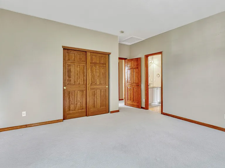 8406 Green Island Cir — Photo 62