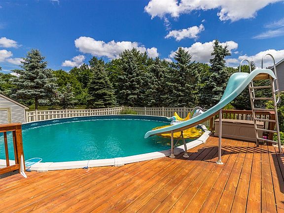 3rd image of 6404 Woodbrook Ct