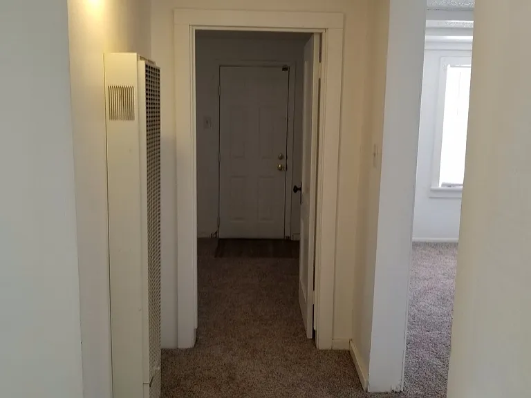 1105 Wallace St — Photo 9