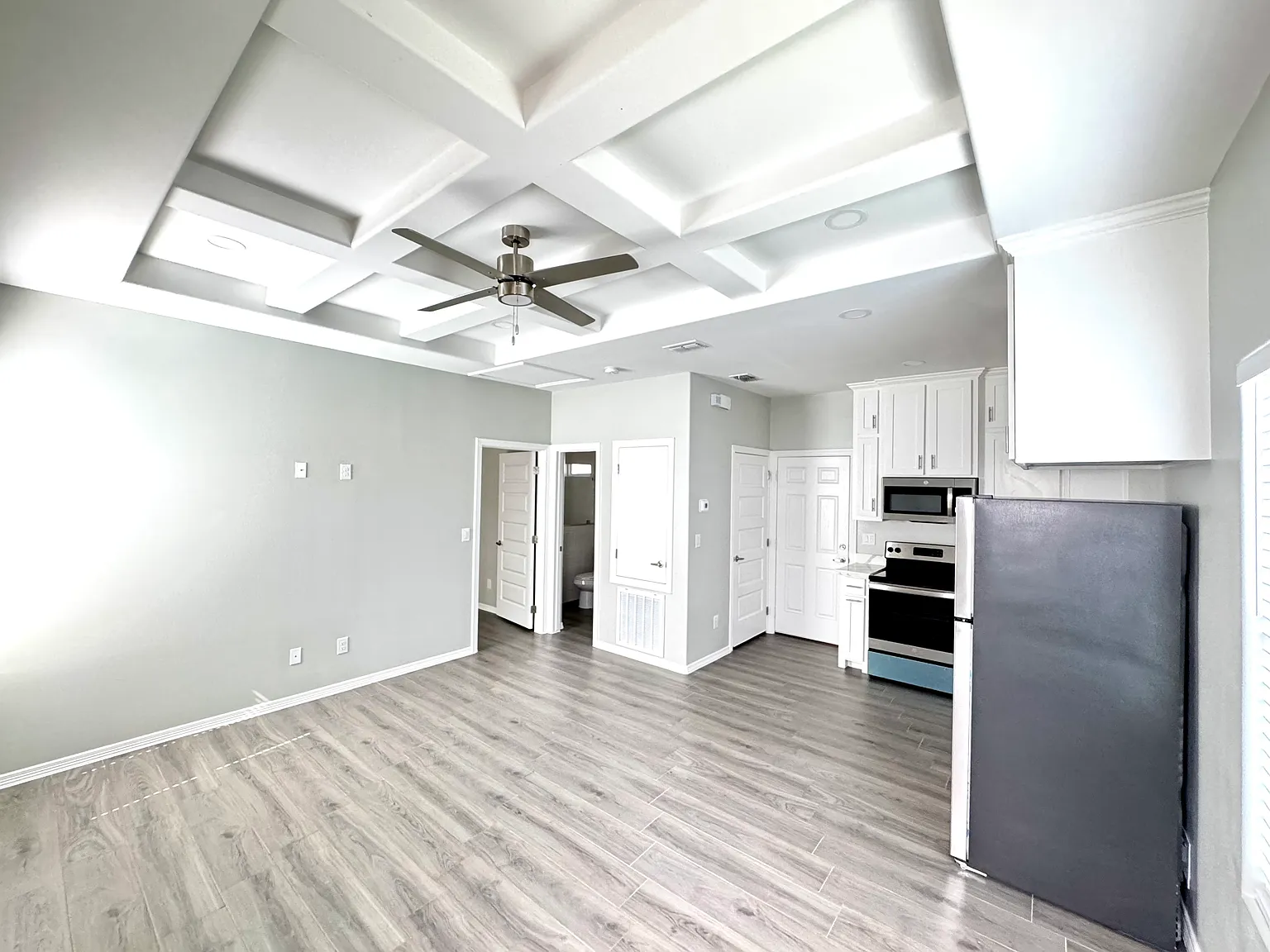 1 bed, 672 sqft, $975 — Photo 2