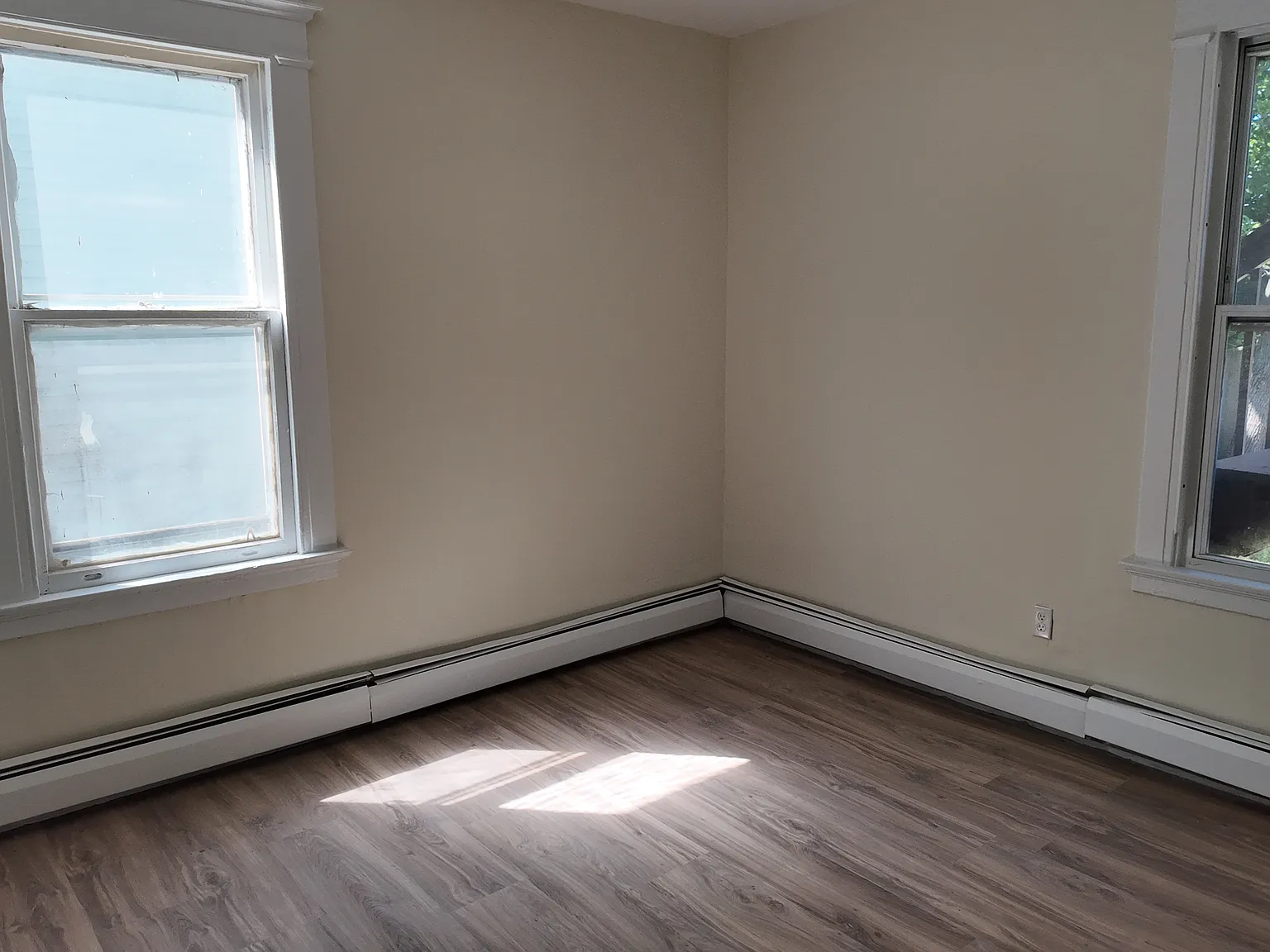 3 bed, 1300 sqft, $2,150 — Photo 3