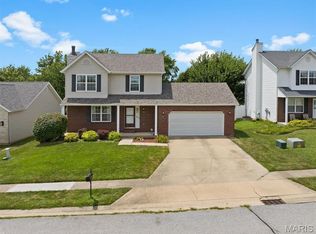 957 Pacific Crossing Dr, O'Fallon, IL 62269
