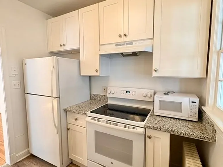 - 4534 Avondale Street — Photo 19