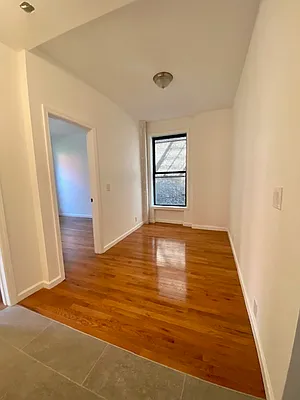 Rented by Dynamik Realty | media 20