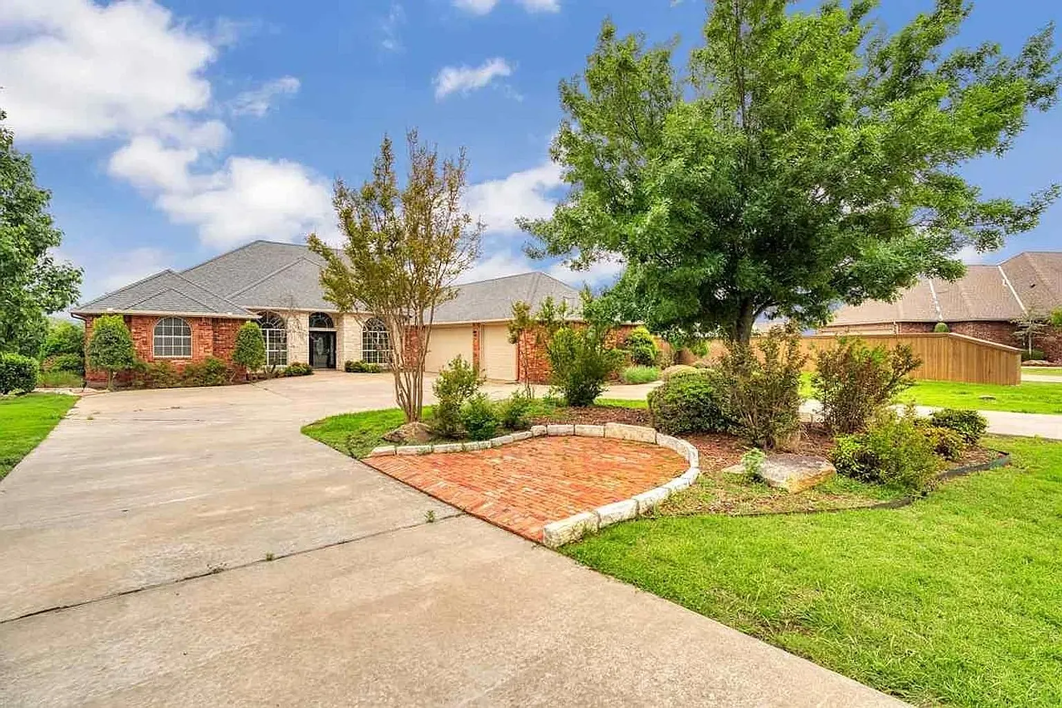 4 bed, 2.5 bath, 2900 sqft, $3,550 — Photo 4