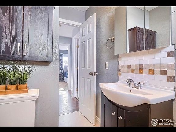 5th image of 4651 W Virginia Ave