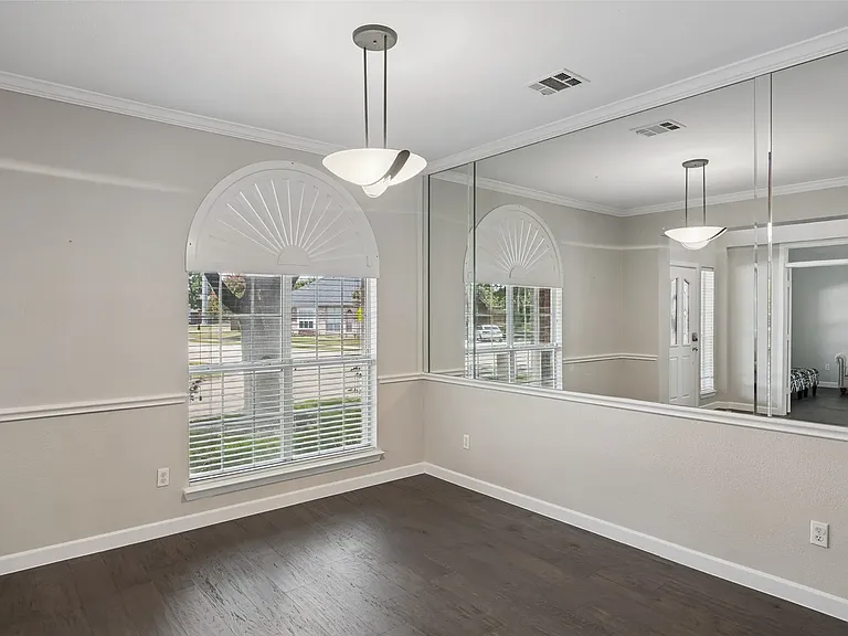 8408 Kenning Ct — Photo 29