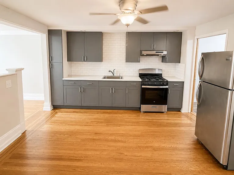 240 Suydam St #1 — Photo 1