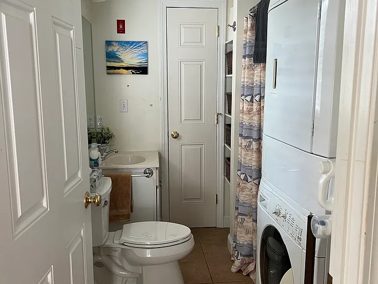 11 Hampton Ave — Photo 11