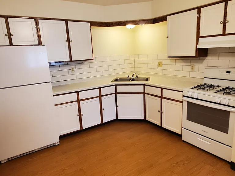 9520 W Fond Du Lac Ave — Photo 2