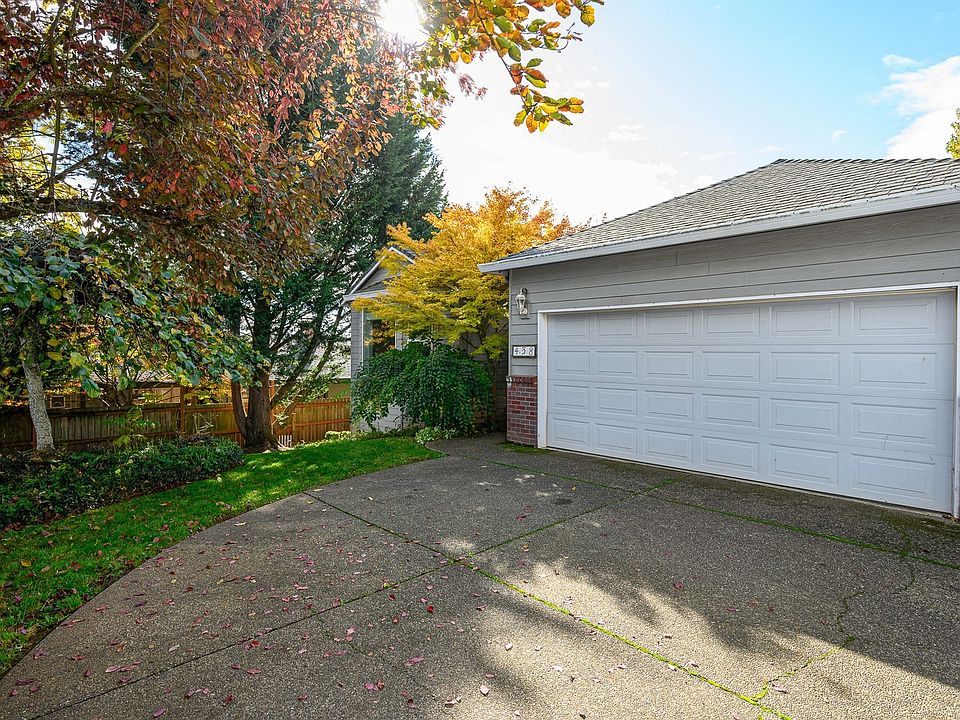 1st image of 438 SW Dogwood Dr