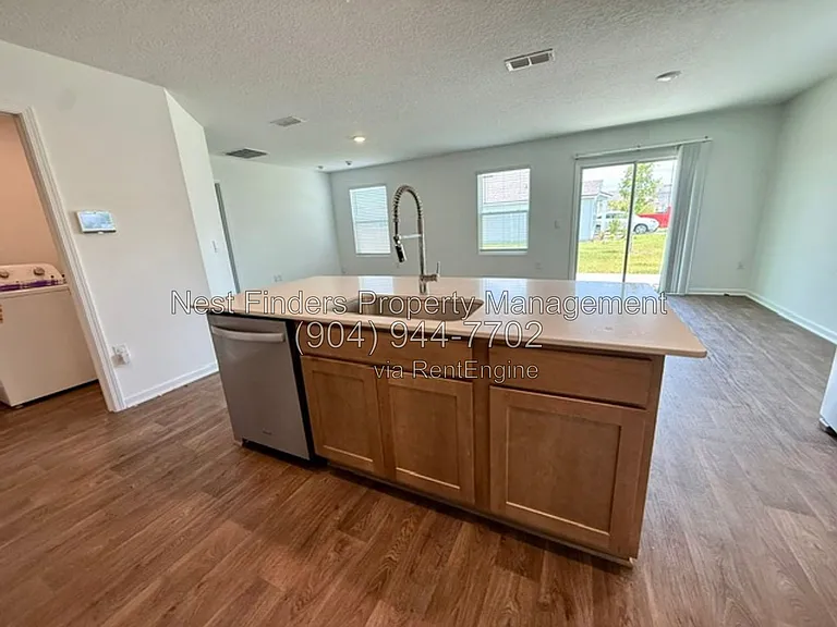 448 Orellana Rd — Photo 7