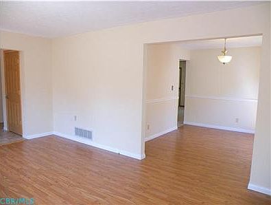 3rd image of 2592 Sawmill Meadows Ave