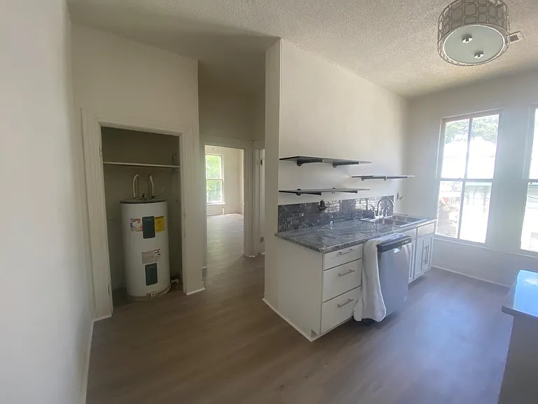 124 Dawer St — Photo 3