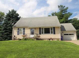 708 36th St NE, Cedar Rapids, IA 52402