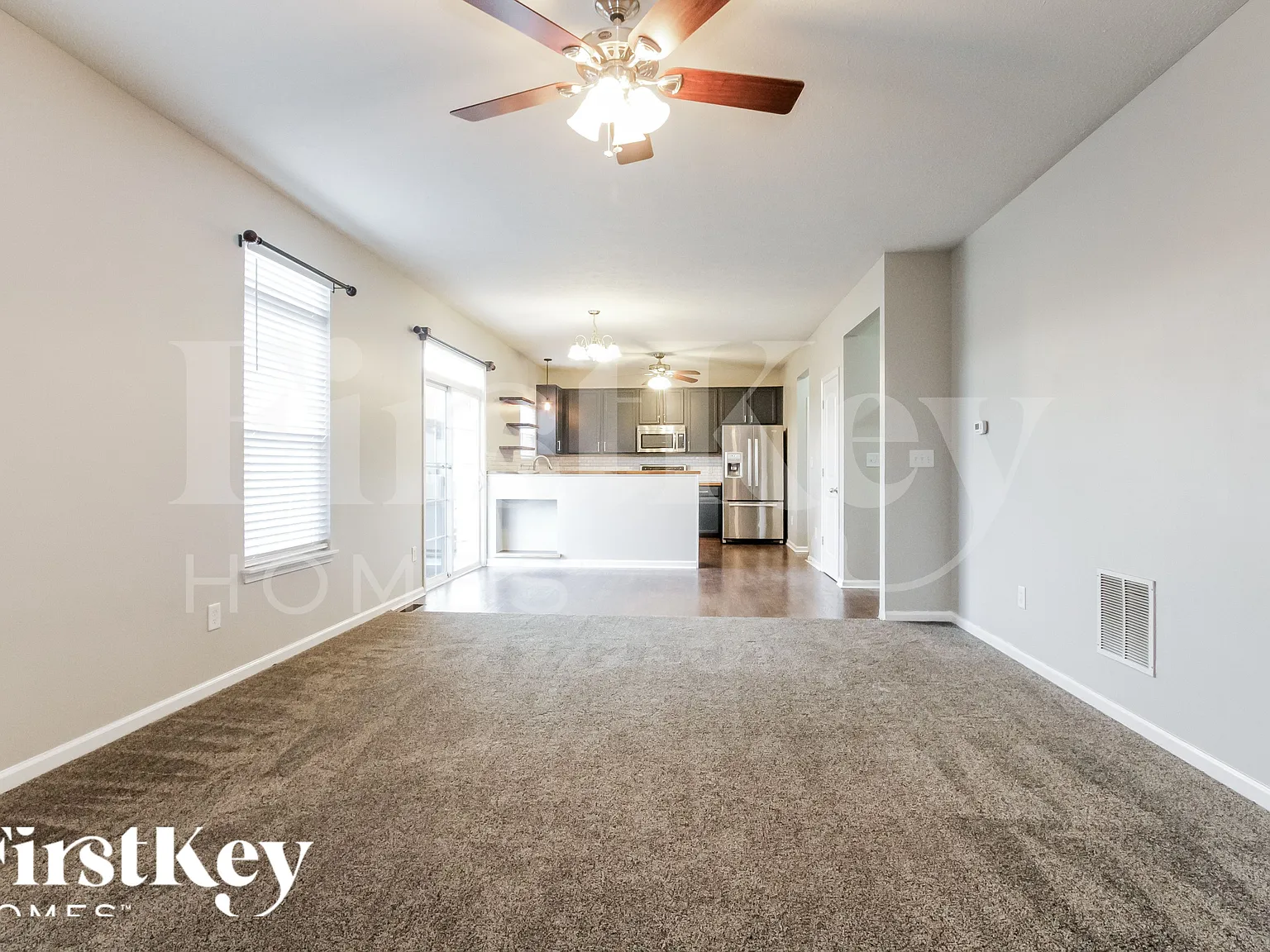 3 bed, 2.5 bath, 3240 sqft, $2,450 — Photo 3