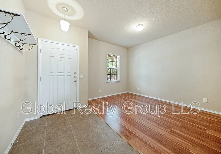 516 Stonebrook Dr — Photo 7