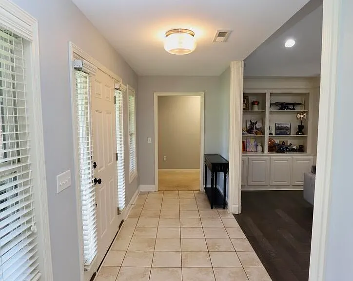 595 Saint Augustine Dr — Photo 15