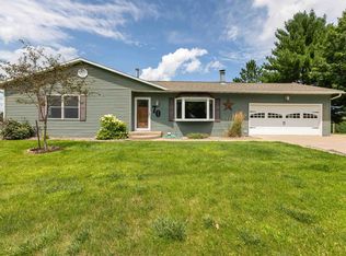 70 Ridge Ave, Platteville, WI 53818