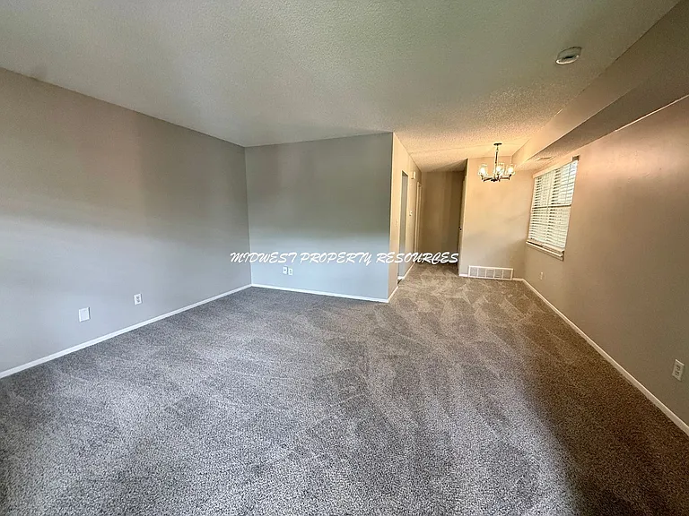 989 NW Colbern Rd #5B — Photo 6