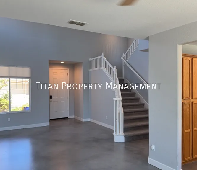 1065 Callander Way — Photo 2