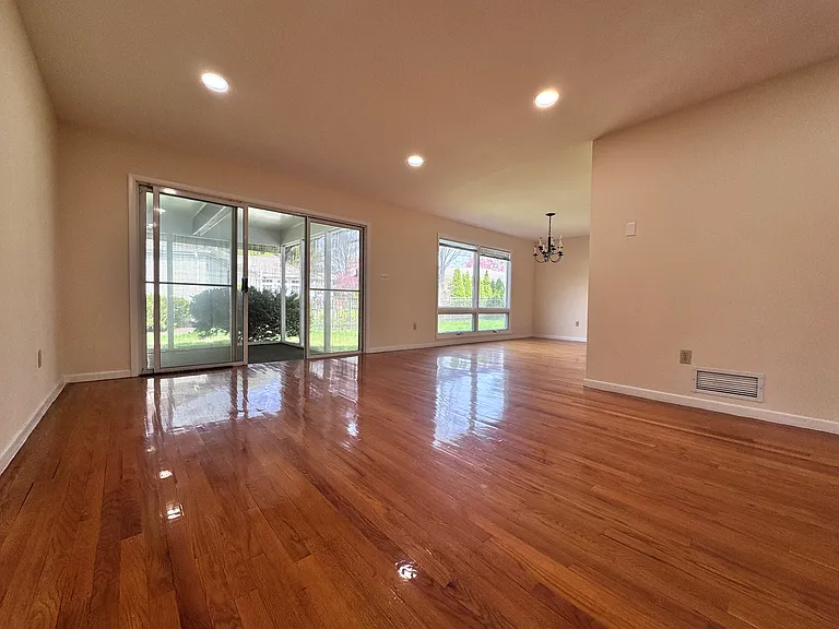 6026 Clubhouse Ln — Photo 6