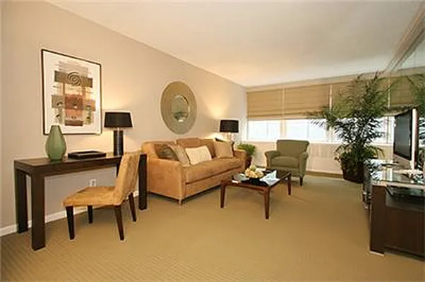 Rented by Global Realty Opportunities | media 17