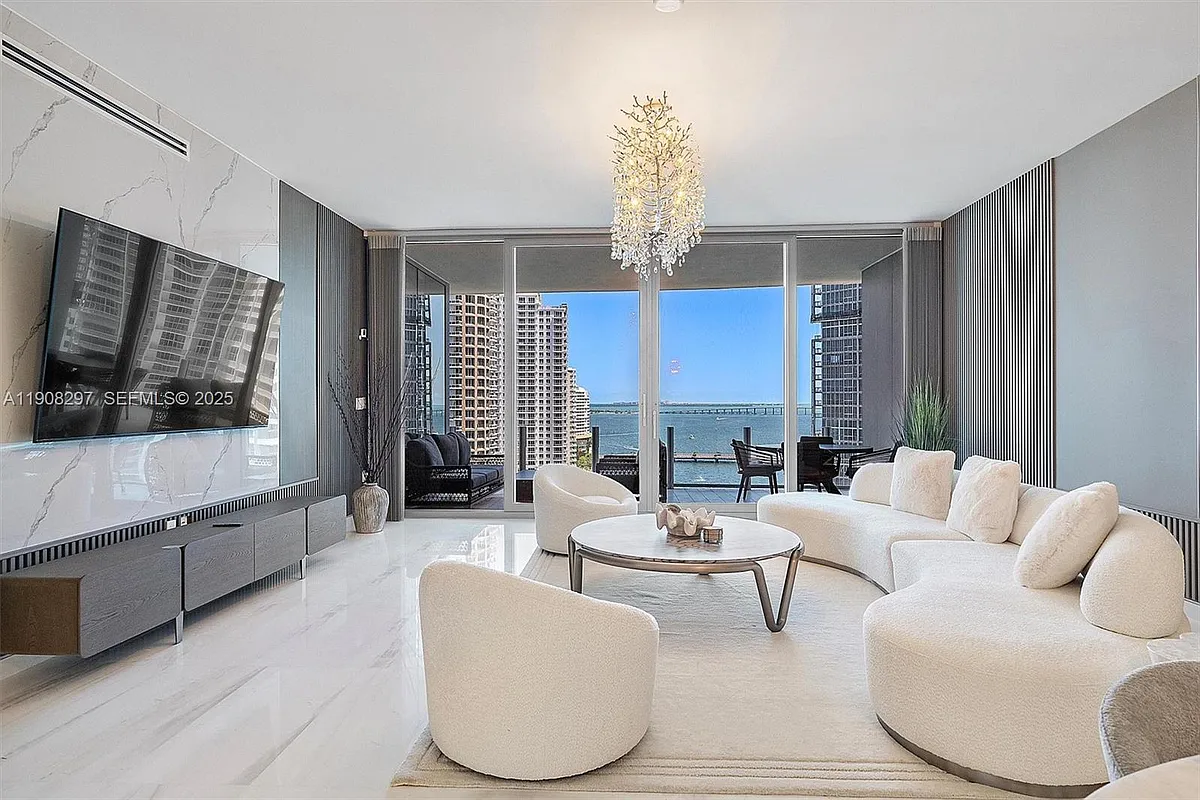 Building Photo - 300 Biscayne Boulevard Way #1803