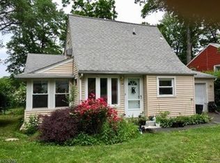 14 Lake Shore Dr, Parsippany, NJ 07054