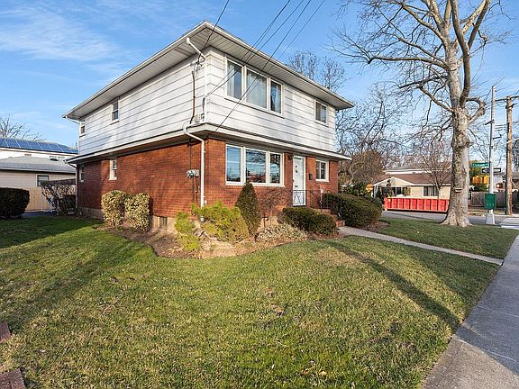 4th image of 481 Tysens Ln