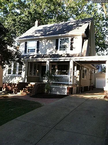 1651 Parkwood Rd photo 1