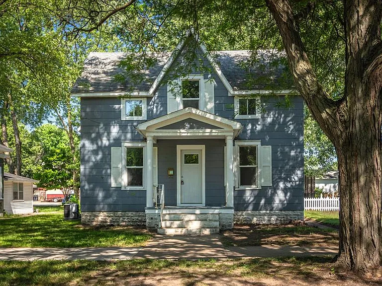 1512 Charles St — Photo 2