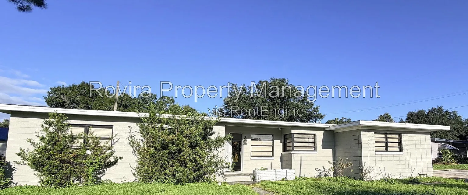 4 bed, 2.0 bath, 1668 sqft, $2,300 — Photo 1