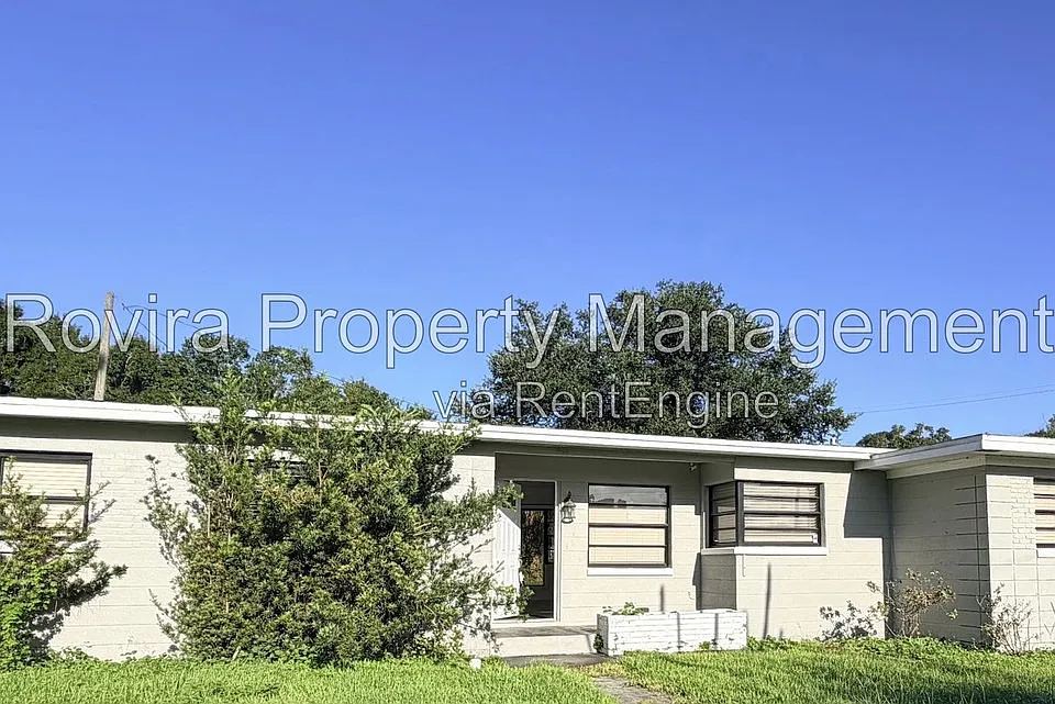 409 Poinciana Cir