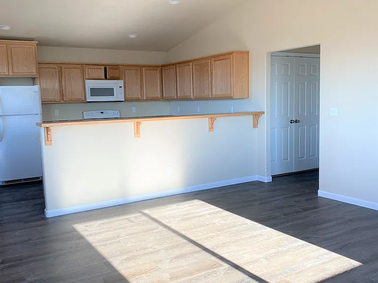 4625 Harbor Vista Blvd #A — Photo 2