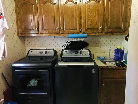 5th image of 254 River Bluff Dr W