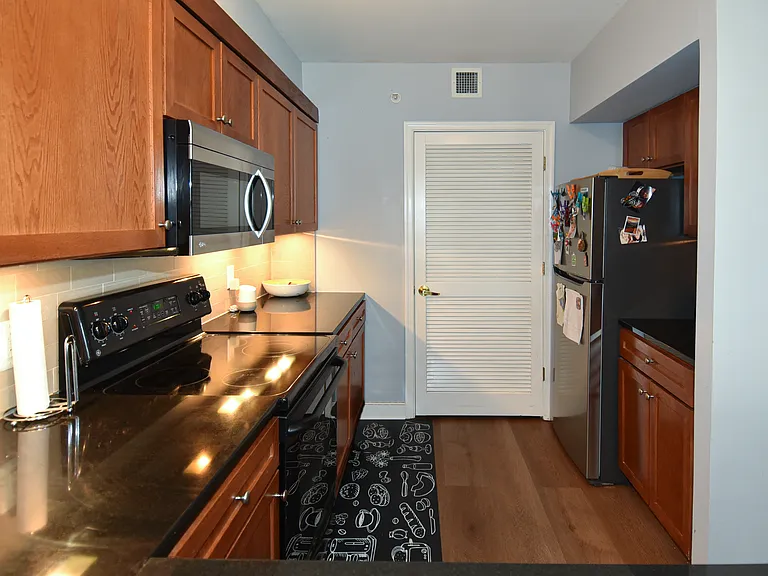 616 E St NW #619 — Photo 13