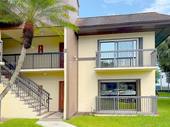 7915 SW 86th St APT 705, Miami, FL 33143