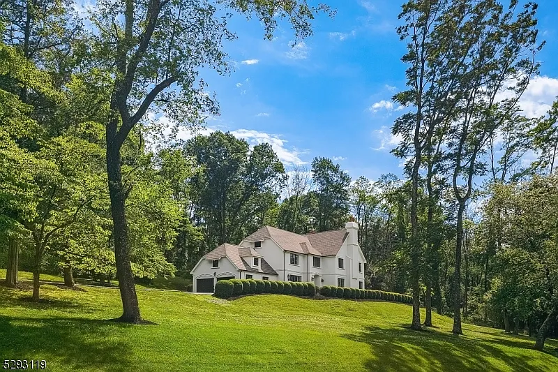 3 Saddle Hill Rd photo 1