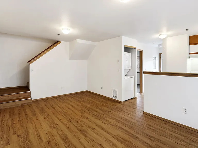 1020 23rd St — Photo 16