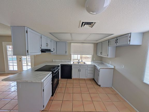 5th image of 9013 W Glenrosa Ave