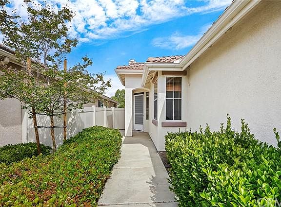 4th image of 28934 Baywater Dr