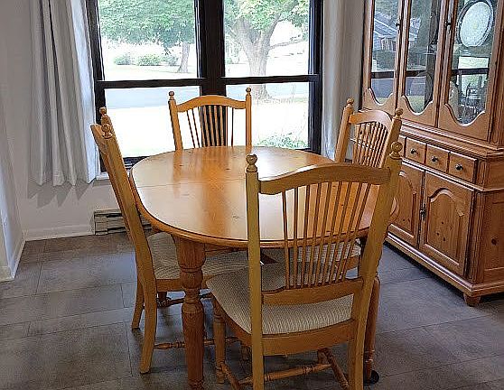 Dining room.