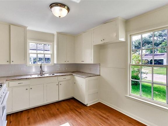 4th image of 3712 Ernest St