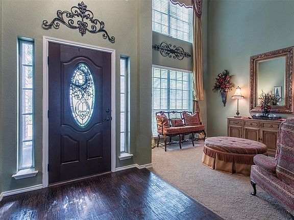 3rd image of 605 Nelson Ct